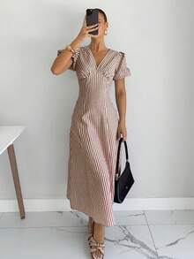 Siren Gaze Đầm midi tay ngắn cổ chữ V in họa tiết kẻ sọc dành cho nữ, thích hợp cho mùa hè. - màu nâu - Xem 3
