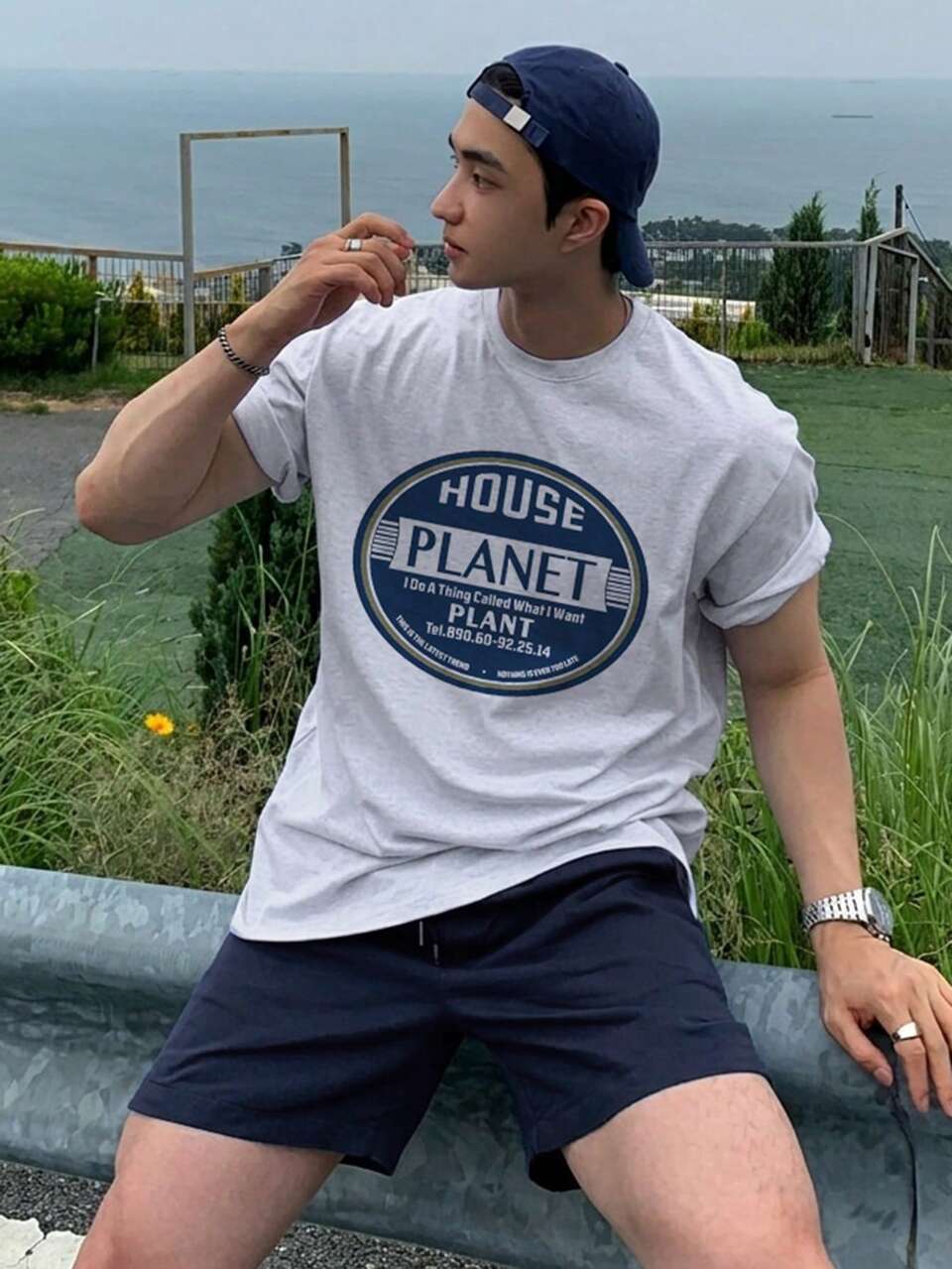 Men's Letter Print Round Neck Short Sleeve T-Shirt And Drawstring Waist Pocket Shorts Set Summer