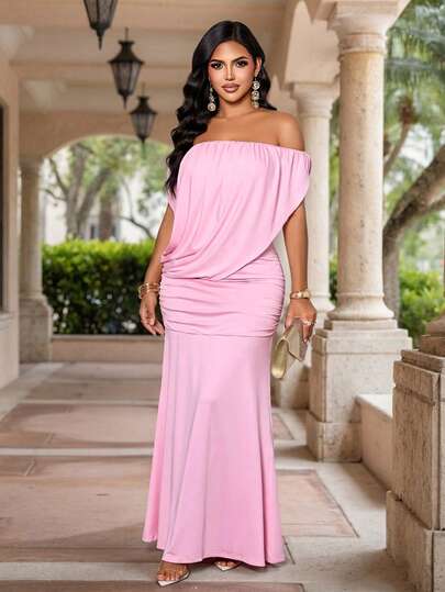 SOLERSUN Women's Sexy And Elegant Off-Shoulder Ruched Bodycon Maxi Dress-Ideal For Parties, Evening Dinners, Gatherings, And Wedding Guest Attire. An Exclusive Seaside Maxi Dress, Perfect For Beach Parties, Cocktail Receptions, And Formal Dinners; A High-End, Sophisticated Gown With A Distinctive Designer Aesthetic.