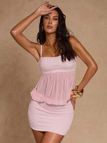 SHEIN PETITE 粉色性感网纱连衣裙，性感夜店风，节日狂欢装扮，约会装扮，女士生日装扮，可爱连衣裙，化装舞会礼服，浪漫约会连衣裙，演唱会装扮，春夏连衣裙，派对必备，婚宴礼服，户外装扮，度假风连衣裙 - 淺粉色 - 查看 5