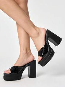 ROMWE Giày sandal cao gót hở mũi thời trang và gợi cảm dành cho nữ, phong cách punk gothic thanh lịch, họa tiết thêu hoa bóng bẩy, đế dày chống thấm nước, gót chunky, giày slip-on mùa xuân/hè dành cho các bữa tiệc đêm/lễ hội. - màu đen - Xem 4