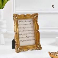Cirelle 1 pieza, Marco de foto decorativo rectangular con grabado estilo barroco dorado, hecho de resina con estilo europeo retro para almacenamiento y exhibición de fotos en interiores, realzando la atmósfera de la corte francesa, adecuado para marcos decorativos en dormitorios, salas de estar, vestíbulos, salas de estudio, mesas de boda, etc., para ocasiones de regalo como bodas, fiestas de inauguración de la casa, etc., como marco de foto artístico, marco para tarjeta de asiento de boda y como accesorio de fondo para fotografía. - 1PC - Ver 10