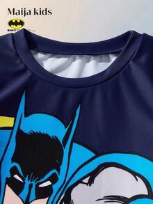 BATMAN X SHEIN Maija Kids طقم ملابس سباحة بأكمام قصيرة للأولاد الصغار، موسم الربيع/الصيف - الأزرق - مشاهدة 5