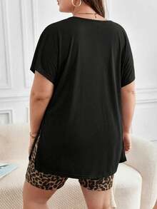 SHEIN Frenchy Plus Size Women Casual Solid Color Round Neck Short Sleeve T-Shirt And Leopard Print Shorts Set - Multicolor - View 2