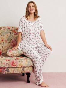 Elorette Plus Size Printed Lace Splice Crew Neck Short Sleeve Top And Pants Loungewear Set, Bountiful Floral Splendor Cozy And Elegant Details - White - View 2