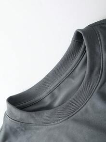 Manfinity Homme 2 pièces/Set T-shirt à manches courtes en tissu confortable et short à taille élastique avec cordon et poches multiples, décontracté pour les vacances, les fêtes, les sorties, les sports, le bureau, style classique printemps/été, convient pour un usage personnel ou en cadeau - Gris foncé - Voir 3