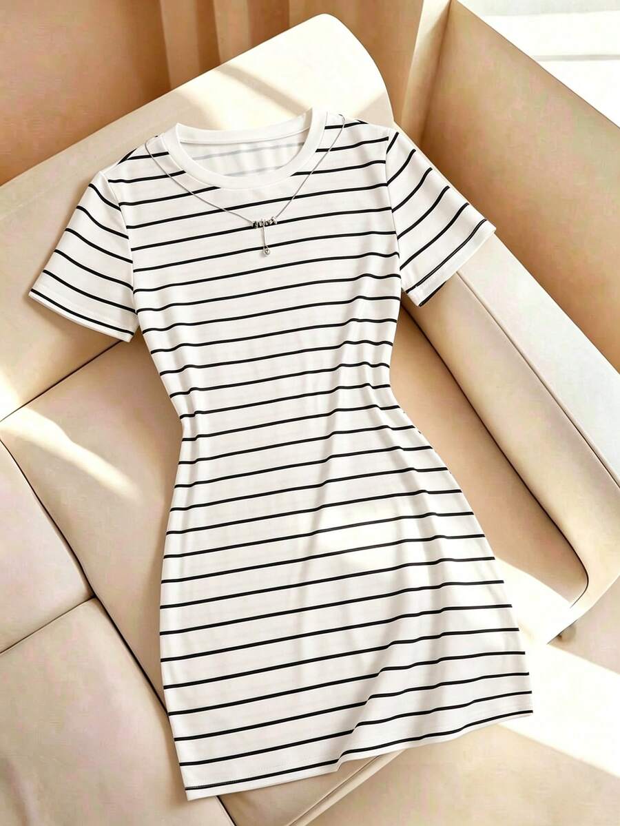 SHEIN Girls Casual Striped Knit Heart Fitted Dress - Black - View 1