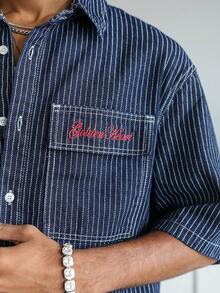 STEELVANCE Camisa de manga corta de mezclilla azul con rayas y bordado, estilo casual urbano para hombres - Azul lavado oscuro - Ver 7