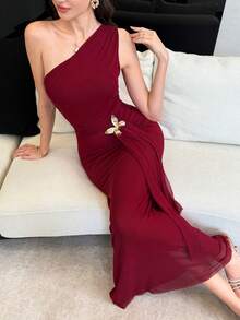 Modelyn 优雅纯色不对称肩部金属扣网纱褶皱腰部性感修身宴会礼服 - 酒紅色 - 查看 9