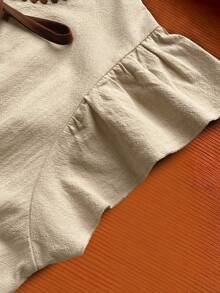 GlowEve Đầm ngắn nữ thanh lịch mùa xuân/hè màu be nhạt, chất liệu cotton đã qua xử lý, thiết kế nơ thêu họa tiết vỏ sò màu nâu tương phản, tay áo loe, dáng ôm, tôn dáng. - Màu be - Xem 3