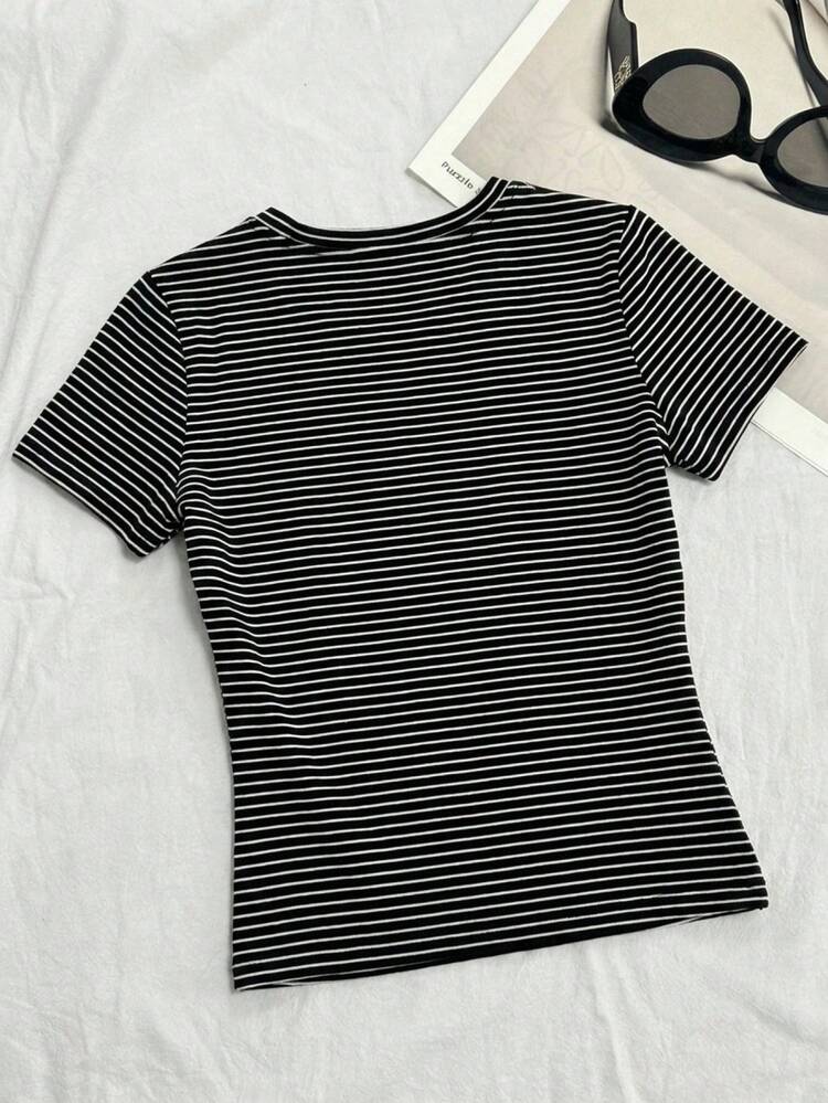 Solid Color Round Neck Fitted Short Sleeve Women T-Shirt