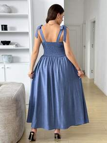 SHEIN LUNE Vestido de tirantes con pliegues en el Body y bajo acampanado, de unicolor, para mujer talla grande, para uso casual, playa, vacaciones y citas - Azul - Ver 2