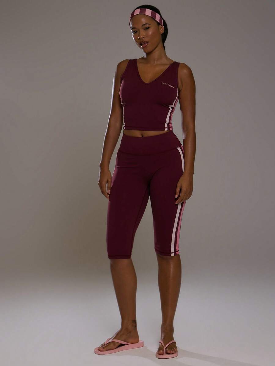 Musera Sport Quần legging lửng cạp cao kẻ sọc tương phản, thích hợp cho thể thao, tập luyện, tập gym, tập pilates, thể dục, mặc hàng ngày, phong cách thường ngày, điểm nhấn là chiếc bánh Cherry On Top. - Màu Đỏ Sâu - Xem 1