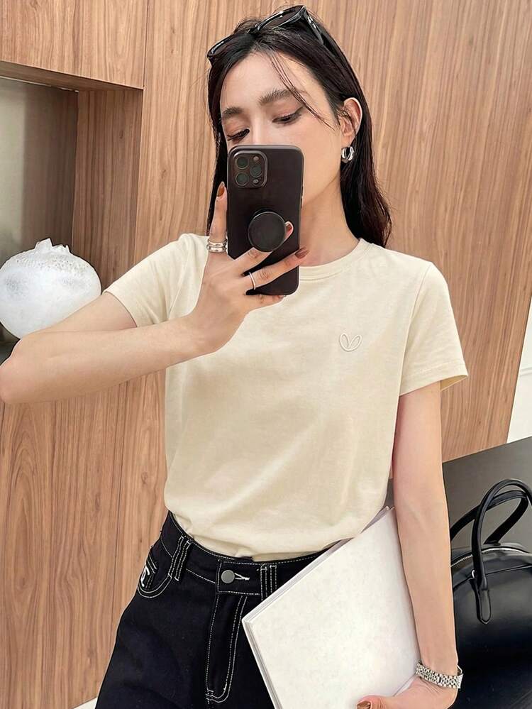 Heart Embroidery Yellow Round Neck Casual T-Shirt For Women, Suitable For Music Festival, Valentine's Day, Wedding, Street, Outdoor, Beach, Spring & Summer
