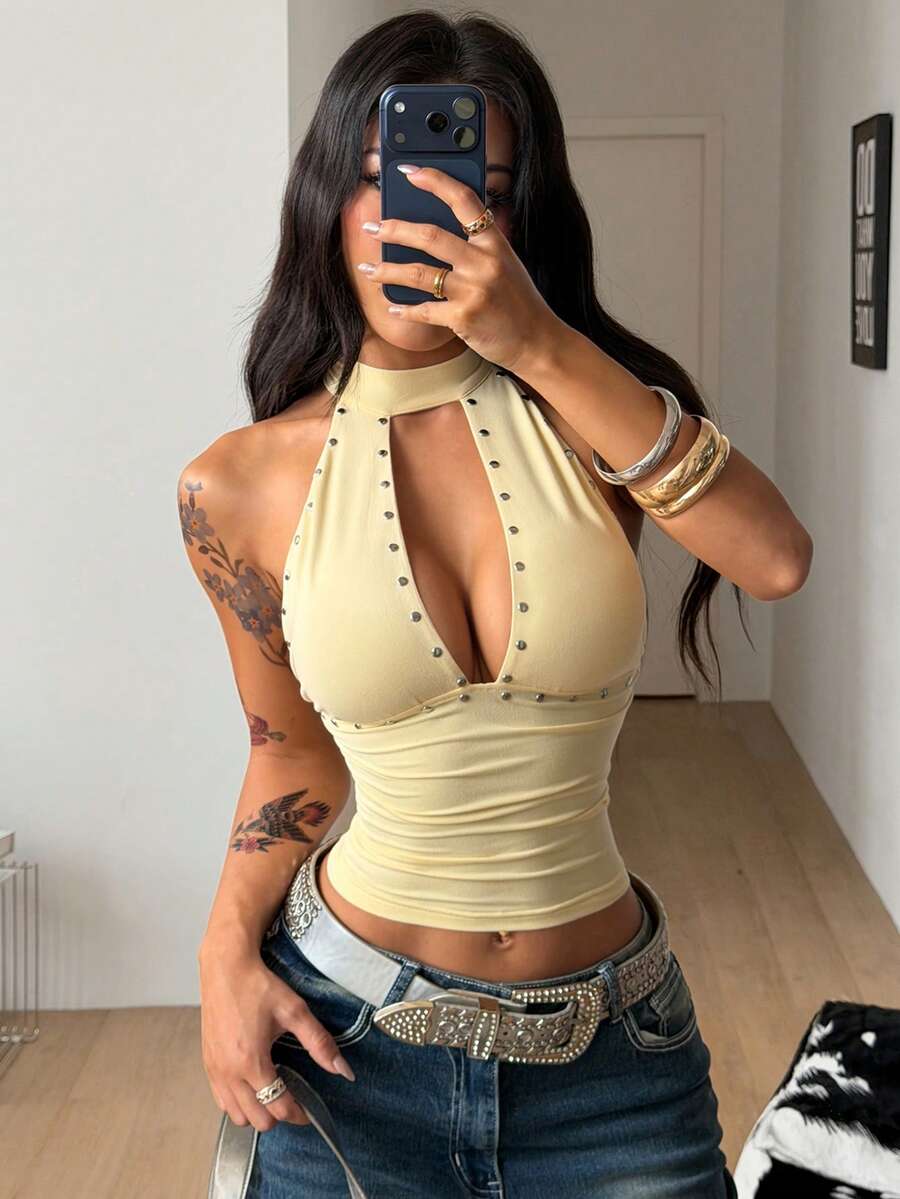 Coolane 女士春季街头风锐舞派对嬉皮朋克Y2K铆钉弹力黑色露背上衣 - 鵝黃色 - 查看 1
