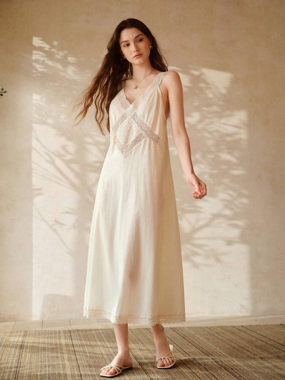 WOMEN'S EMBROIDERY V-NECK SLEEP DRESS, SPRING/SUMMER