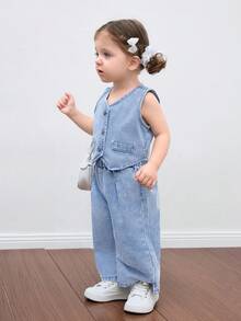 SHEIN HEIN 女童牛仔背带上衣和松紧腰裤两件套，儿童休闲度假波西米亚风套装，适合毕业典礼/派对/度假穿着，秋季儿童休闲舒适装 - 淺色水洗藍 - 查看 3