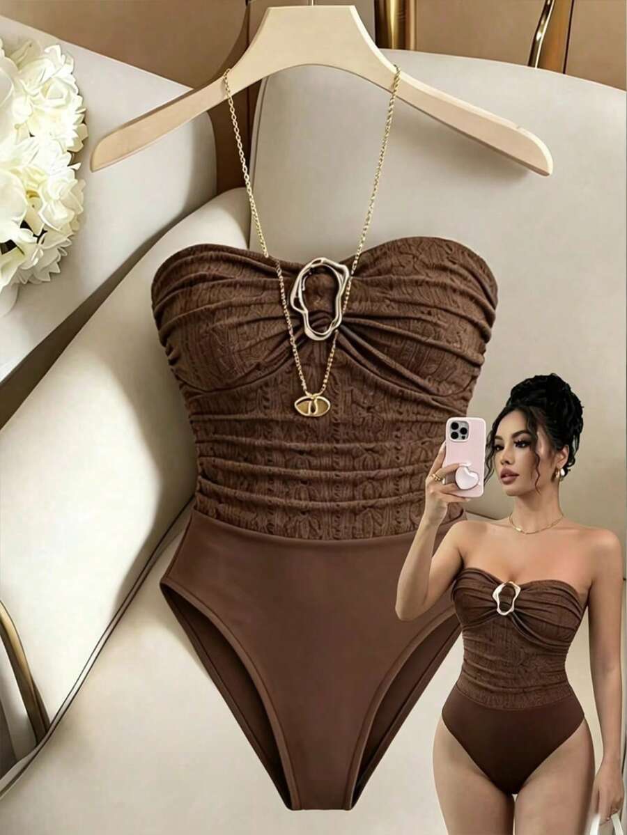 Selianne Bodysuit Feminino Marrom com Acessórios de Fivela de Metal, Roupa de Verão Estilo Férias para Mulheres, Roupa de Praia para Mulheres, Roupa de Verão para Mulheres - Castanho - Visão 1