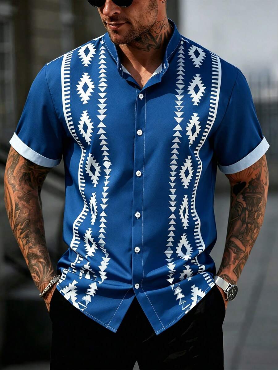 Manfinity CasualCool Áo sơ mi nam tay ngắn, cài một hàng khuy, in họa tiết, kiểu dáng thường ngày, thích hợp cho nam giới, thời trang nam, quần áo nam, áo sơ mi bóng đá. - Màu xanh hải quân - Xem 1