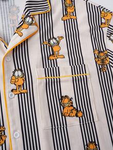 GARFIELD | SHEIN Bộ đồ ngủ nam in hình hoạt hình kẻ sọc gồm áo và quần short - Màu be - Xem 4