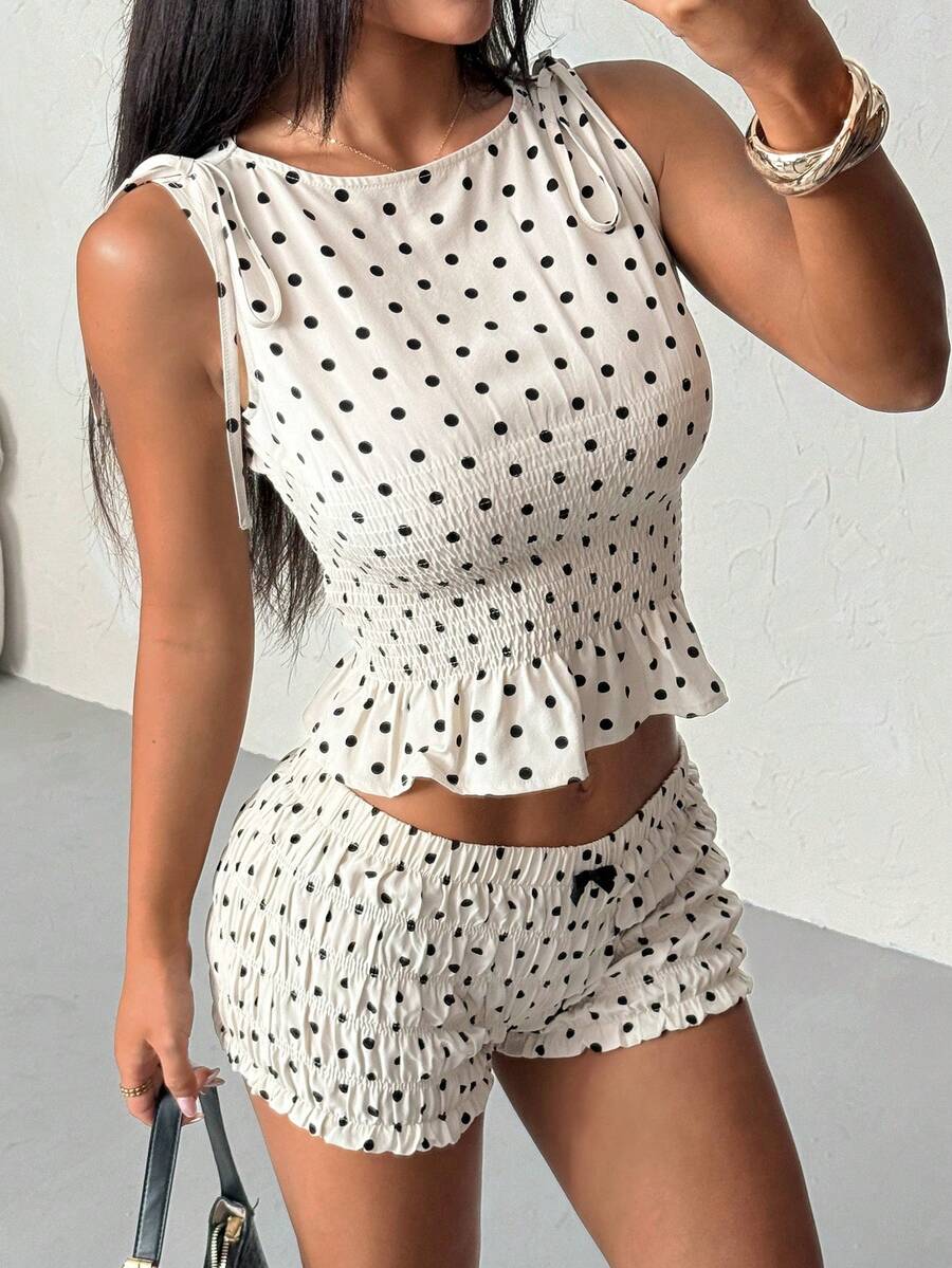 SHEIN PETITE Bộ đồ 2 mảnh gồm áo không tay và quần short in họa tiết chấm bi tương phản dành cho nữ, thích hợp cho ngày Valentine, mùa xuân/hè, hẹn hò, đi biển, nghỉ hè, trang phục thường ngày cho nữ, chấm bi, đi chơi, dự tiệc trà, đi học, phong cách thập niên 90, dự tiệc, trang phục dự tiệc trà. - Màu be - Xem 1