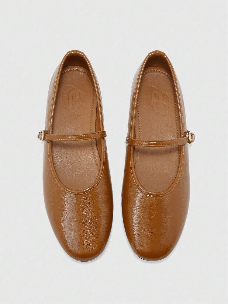 CUCCOO BIZCHIC Mary Jane, Women's Shoes With Soft Leather And Low Vamp.