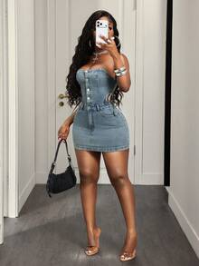 Slaydiva Đầm denim màu xanh nhạt dành cho nữ, cổ khoét sâu, không dây vai, nhiều nút cài, nơ rỗng và có túi, thích hợp cho mùa xuân/hè. - Rửa nhẹ - Xem 7