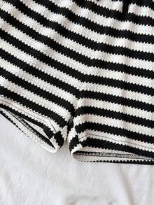 SHEIN Kids Tween Girls Striped Knit Texture Sleeveless Crop Top And Shorts 2-Piece Co-Ord Set, Casual Vintage Black And White Stripe, Summer Day Time - Black and White - View 5