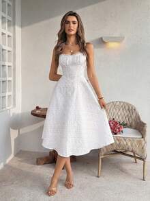 Lucivie Đầm midi nữ kiểu dáng giản dị nhưng thanh lịch với dây đeo mảnh, cổ tim xếp ly, màu trắng phong cách Cottagecore Y2K lãng mạn, thích hợp cho dã ngoại, hẹn hò mùa hè. - trắng - Xem 6