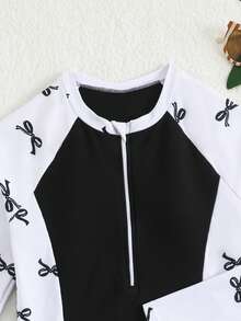 SHEIN 少女比基尼泳衣，少女两件式泳衣，长袖，拉链设计，数码印花，黑白配色，沙滩派对，度假泳装，青少年少女保守泳衣，少女防晒泳衣，少女长袖泳衣，少女长袖防晒泳衣，少女防晒泳衣，少女两件式防晒泳衣，少女泳裤套装，少女防晒套装，少女长袖泳衣，少女沙滩紧身衣套装，少女泳装套装，泳衣，青少年泳衣 - 黑與白 - 查看 4