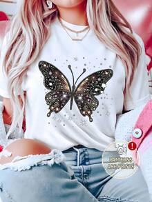 Camiseta de mujer de manga corta con cuello redondo, holgada, casual y versátil. Con estampado moderno, elegante y sofisticado de mariposas vivas, ideal como prenda básica; confeccionada en tela suave con excelente caída. - Blanco - Ver 1