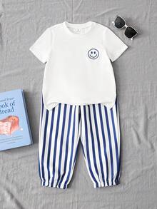 Set de 2 piezas con camiseta de manga corta de cuello redondo de tela de punto de unicolor y pantalones largos a rayas para niño pequeño, adecuado para uso casual de verano y vacaciones - Azul - Ver 6