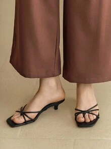 Alvarani Giày sandal cao gót nữ đế dày, vuông, kiểu cúp ngực và đế dép, sandal đen xỏ chân có quai và vòng ngón chân, gót nhọn. - màu đen - Xem 2