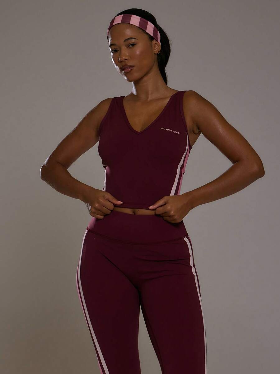 Musera Sport Áo ba lỗ cổ chữ V kẻ sọc tương phản, thích hợp cho thể thao, tập luyện, tập gym, tập Pilates, thể dục, mặc hàng ngày, phong cách thường ngày, điểm nhấn là chiếc áo. - Màu Đỏ Sâu - Xem 1