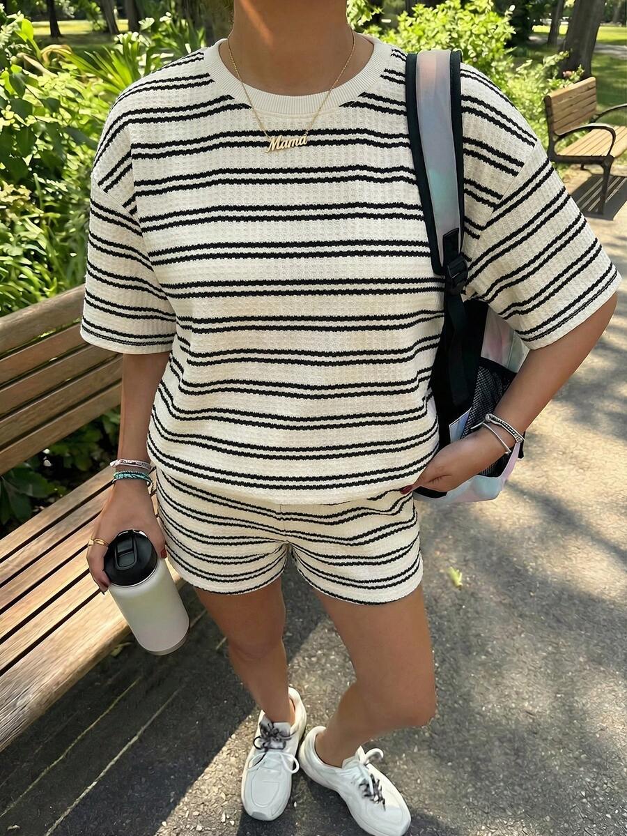 2件套少女休闲条纹针织圆领T恤和短裤套装,黑白 - 黑與白 - 查看 1