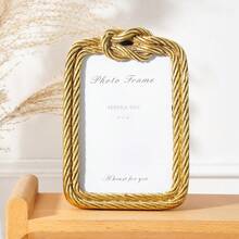 Cirelle 1 chiếc, Bộ khung ảnh mạ vàng họa tiết nút thắt cổ điển, khung ảnh để bàn bằng nhựa cao cấp kiểu Pháp nhiều kích cỡ, có thể dùng làm khung trưng bày ảnh, cũng như vật trang trí mềm mại kiểu Pháp cổ điển, đạo cụ phông nền chụp ảnh, phù hợp với phong cách Châu Âu, Pháp, cổ điển, sang trọng, phong cách và nhiều phong cách nhà khác nhau, khung ảnh treo tường đa năng, khung trang trí nhà cửa, khung ảnh cưới, thích hợp làm khung trưng bày trên bàn, khung trang trí phòng ngủ, khung ảnh treo tường phòng khách, khung ảnh trang trí lối vào. - 18020 - Xem 14