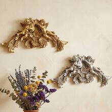 Cirelle 1 Stück, europäischer Vintage-Stil Engel spielt Klavier-förmiger dekorativer Hängegegenstand. Es ist ein Wanddekoration-Kunsthandwerk aus Harz mit einem barocken Engel-Relief-Design. Es hat eine retroaktive und luxuriöse Atmosphäre, die den Stil des Raumes verstärkt. Es eignet sich für die Wanddekoration im Eingangsbereich, Wohnzimmer, Schlafzimmer, Türsturz usw. sowie für Hochzeiten, Feste, Partys usw. Szenen und als Requisite für Fotoshootings. - Verschiedenfarbig - Übersicht 5