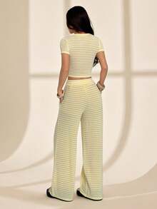SHEIN PETITE 女士夏季两件套套装，米黄色短袖针织提花纹理休闲运动服，百搭夏季单品。女士度假装扮 - 黃色 - 查看 6
