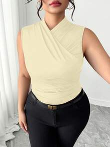 SHEIN Clasi 大码女式纯色褶皱交叉V领吊带背心，优雅通勤之选 - 杏色 - 查看 4