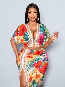 SOLERSUN Women's Plus Size Hawaiian Tropical Print Short Sleeve Crop Top With Ring Detail & High-Slit Maxi Skirt Two Pieces Set ,Sexy Vacation Outfit For Beach & Resort Parties,Plus Size Hawaiian Tropical Print 2 Piece Set, Crop Top & Ruched Split Maxi Skirt For Vacation,Beach Resort Wear For Summer Vacation - Multicolor - View 4