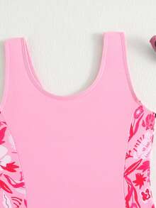 SHEIN Baju Renang Terusan dan Celana Pendek Motif Bunga untuk Anak Perempuan, Cocok untuk Liburan Pantai, Pesta Kolam Renang, dan Pesta Pantai. - Baby Pink - View 3