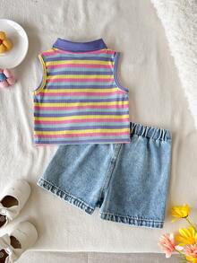 SHEIN Vintaside Kids 女嬰可愛夏季紫色多彩條紋無袖 Polo 衫，配 3D 花卉裝飾與牛仔裙褲，寬鬆版型，適合家庭穿搭休閒旅行 - 紫色 - 查看 2