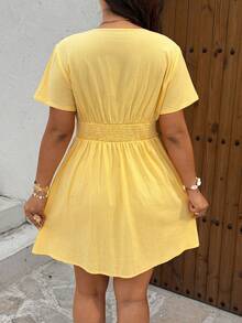 Sunnyshic Plus Size Women's Solid Color Heart Metal Button Pleated Short Sleeve Dress - Yellow - View 2