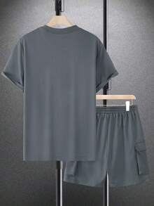 Manfinity Homme 2 pièces/Set T-shirt à manches courtes en tissu confortable et short à taille élastique avec cordon et poches multiples, décontracté pour les vacances, les fêtes, les sorties, les sports, le bureau, style classique printemps/été, convient pour un usage personnel ou en cadeau - Gris foncé - Voir 2