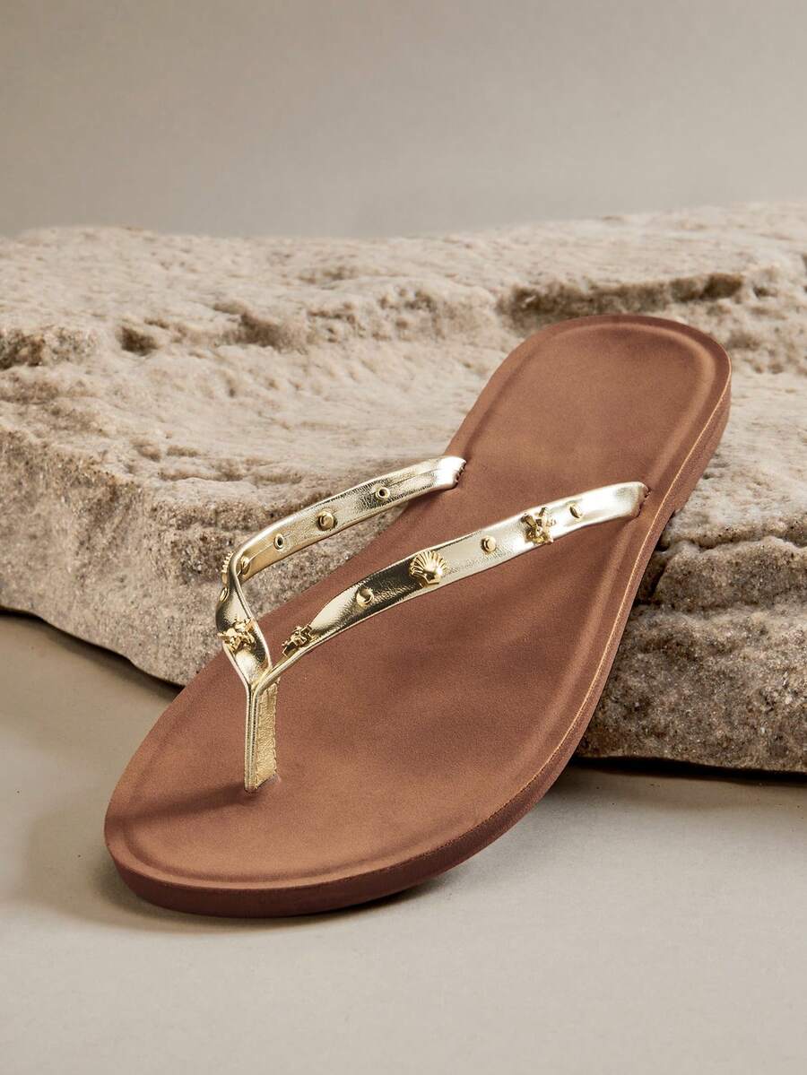 SHUZIA Women's Minimalist Seastar Seashell Decor Thong Strap Slip-On Flat Sandals - Gold - View 1