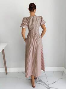 Siren Gaze Đầm midi tay ngắn cổ chữ V in họa tiết kẻ sọc dành cho nữ, thích hợp cho mùa hè. - màu nâu - Xem 4