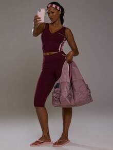 Musera Sport Áo ba lỗ cổ chữ V kẻ sọc tương phản, thích hợp cho thể thao, tập luyện, tập gym, tập Pilates, thể dục, mặc hàng ngày, phong cách thường ngày, điểm nhấn là chiếc áo. - Màu Đỏ Sâu - Xem 5