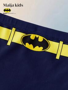 BATMAN X SHEIN Maija Kids طقم ملابس سباحة بأكمام قصيرة للأولاد الصغار، موسم الربيع/الصيف - الأزرق - مشاهدة 6