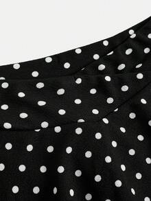 SHEIN Girlism Quần short dệt kim chấm bi mùa xuân/hè cho thiếu nữ, có quần lót kín đáo bên trong, chân váy thể thao cạp chữ V, đồ thể thao năng động. - Đen và trắng - Xem 6