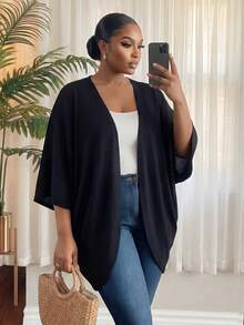 SHEIN Lady CURVE Áo khoác thường ngày tay cánh dơi viền bất đối xứng màu trơn cỡ lớn cho kỳ nghỉ, mùa xuân/hè - màu đen - Xem 3